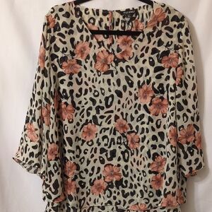 Roz & Ali Cream Floral Leopard Print Blouse with Peach Blooms
